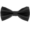Papillon Elegante Righe Nere su Sfondo Nero